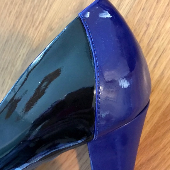 BCBG heels - Picture 3 of 8